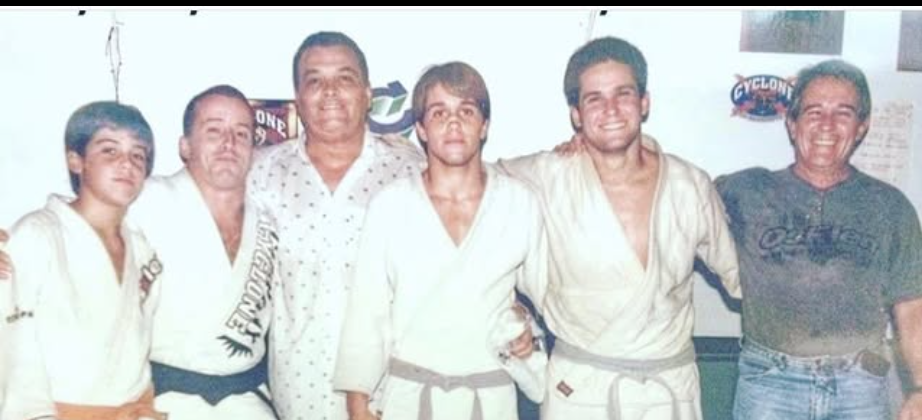 Pedro Gama Filho com alunos e família