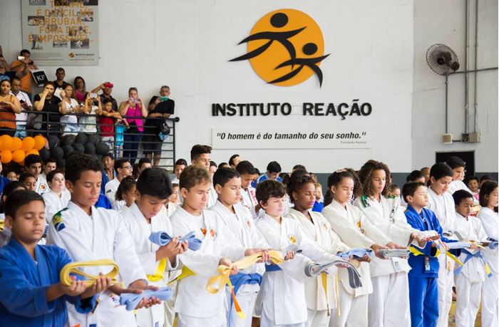 Children at Instituto Reação, inspired by Pedro Gama Filho's social vision